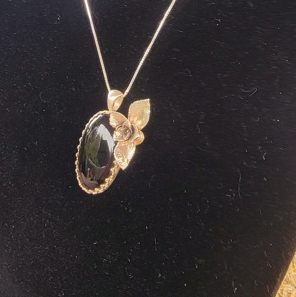 Sterling Silver Onyx Pendant - Picture 2 of 3